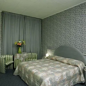 https://il-burchiello.hotelinveneto.com